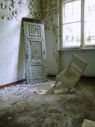Tür und Stuhl